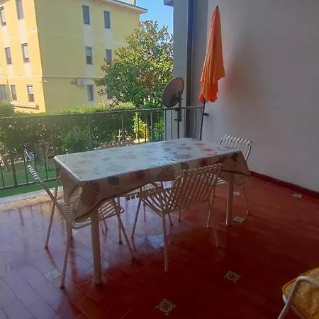 Mariluna - Grande Terrazza A Un Passo Dal Mare דירה *